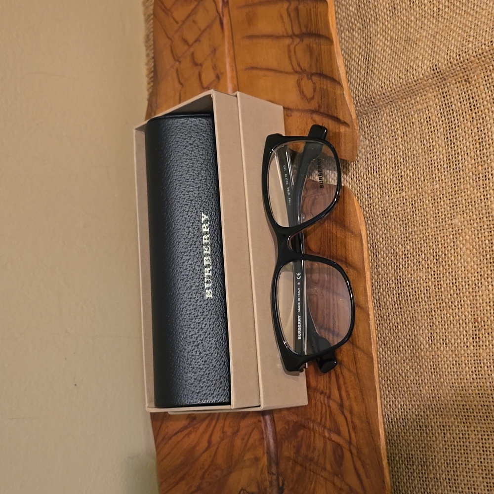 NIB-Burberry Eyeglasses Frame